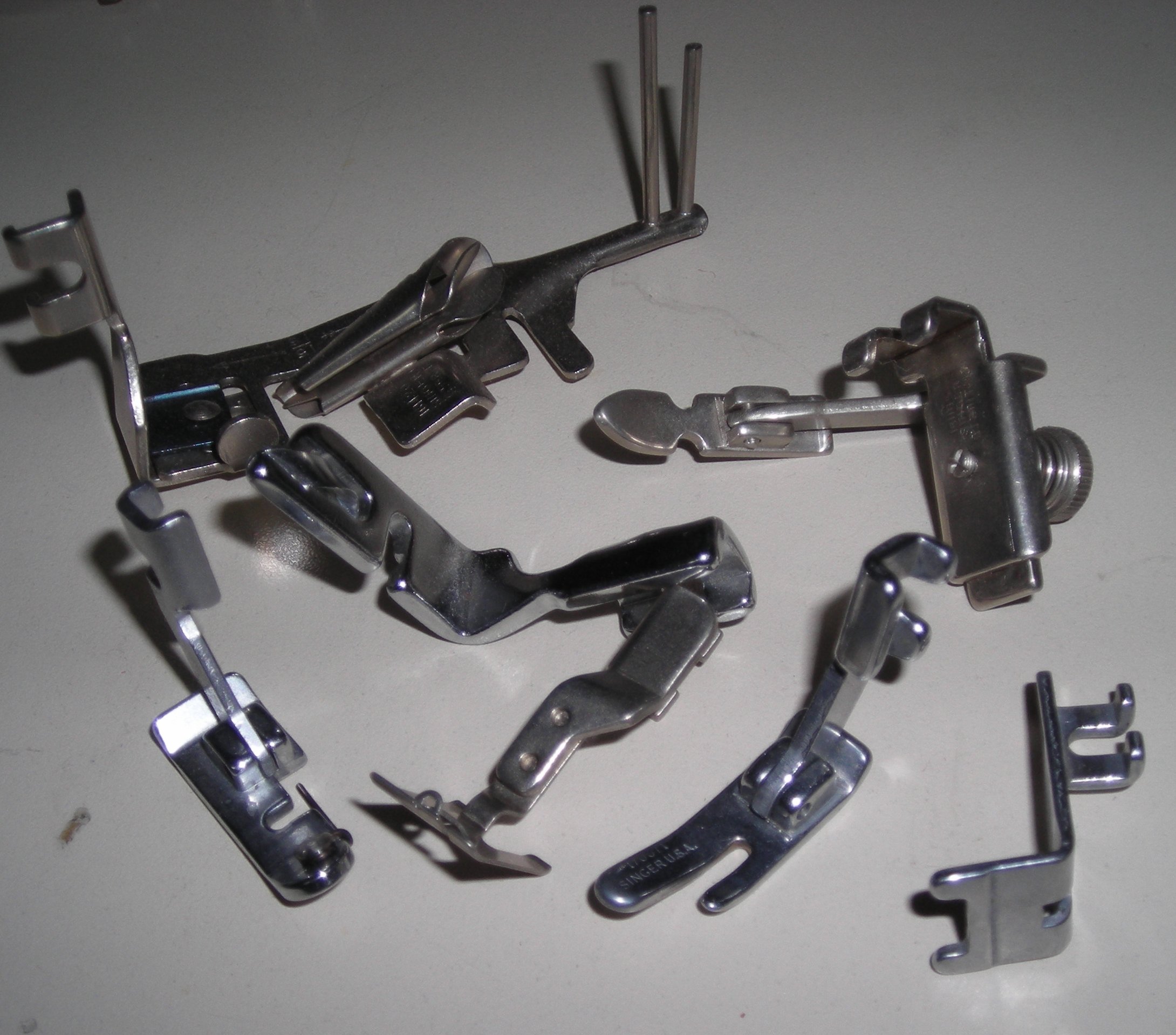 Singer used slant presser feet Singer used slant presser feet