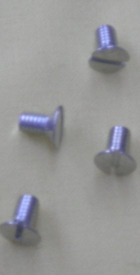 Replacement screws for7400 and CE Futura Needle Plate (1 pair) - Click Image to Close